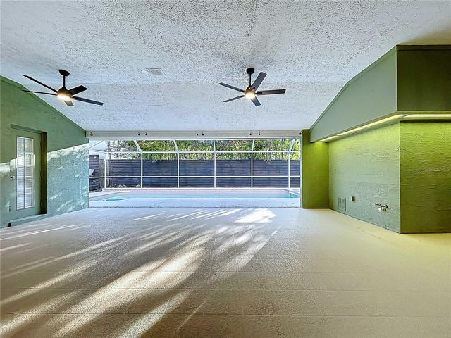 17307 LOCKWOOD RIDGE DRIVE, Tampa, FL 33647