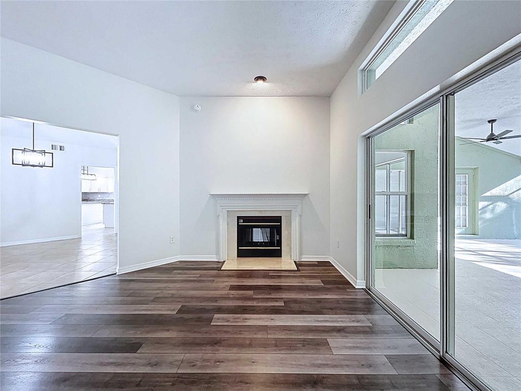 Image 13 of property listing at 17307 LOCKWOOD RIDGE DRIVE, Tampa, FL 33647