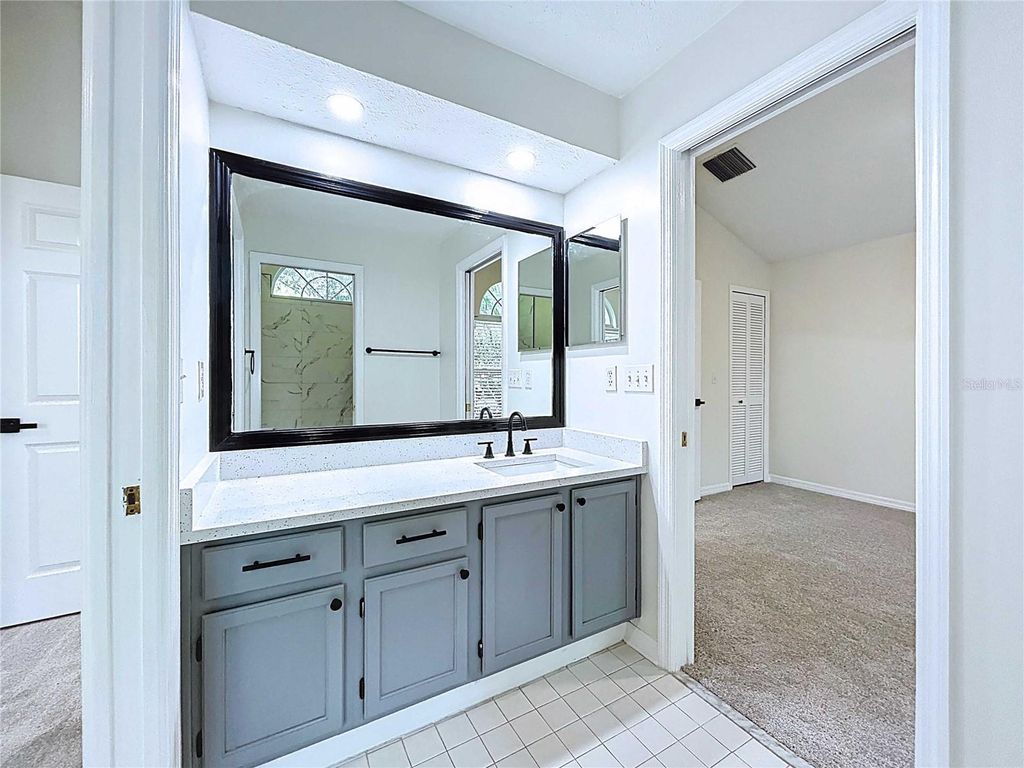 Image 60 of property listing at 17307 LOCKWOOD RIDGE DRIVE, Tampa, FL 33647