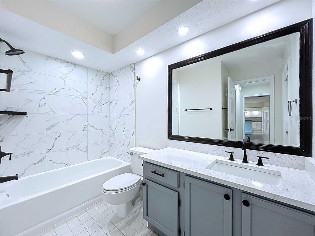 Image 71 of property listing at 17307 LOCKWOOD RIDGE DRIVE, Tampa, FL 33647