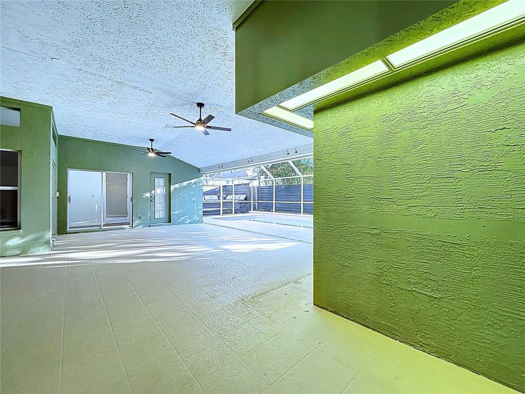 Image 82 of property listing at 17307 LOCKWOOD RIDGE DRIVE, Tampa, FL 33647