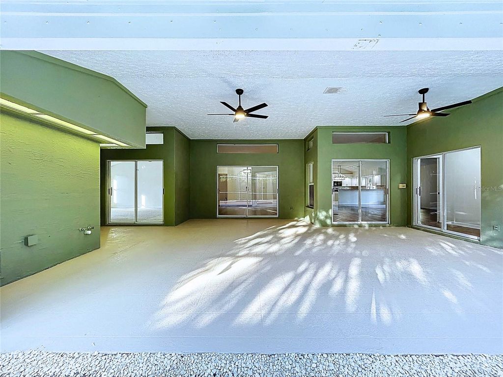 Image 83 of property listing at 17307 LOCKWOOD RIDGE DRIVE, Tampa, FL 33647