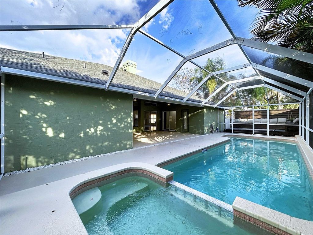 Image 85 of property listing at 17307 LOCKWOOD RIDGE DRIVE, Tampa, FL 33647