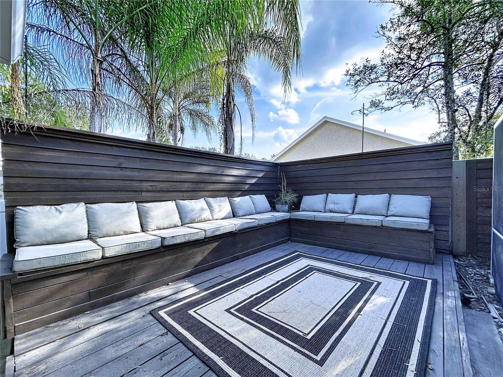 Image 90 of property listing at 17307 LOCKWOOD RIDGE DRIVE, Tampa, FL 33647