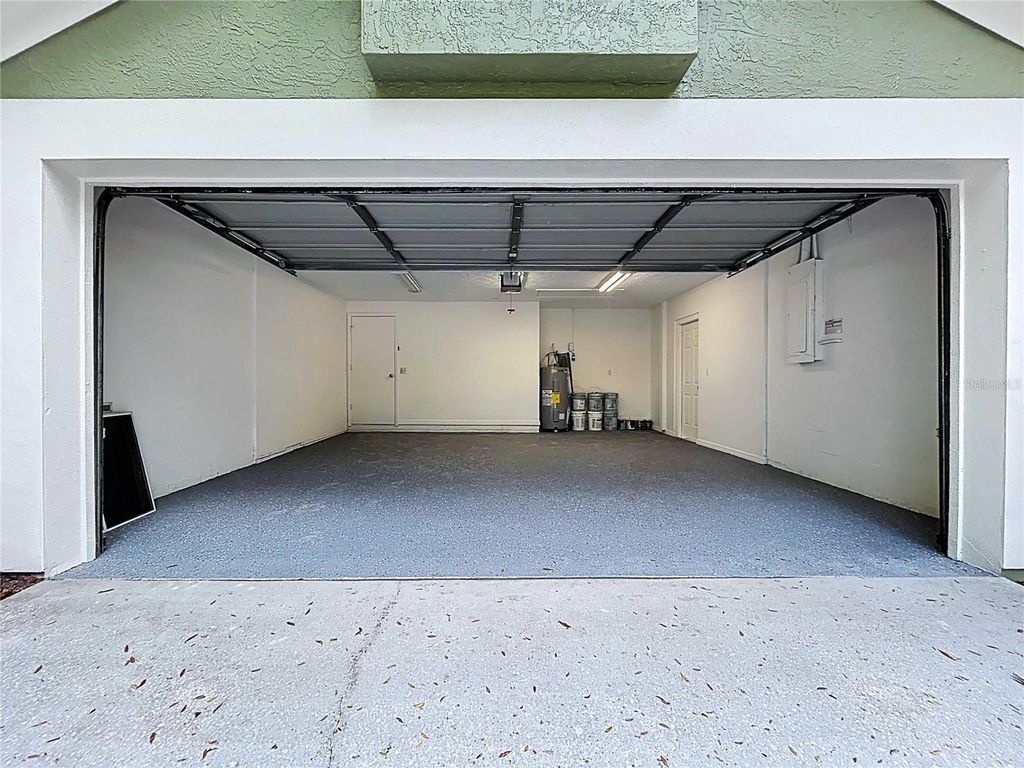 Image 92 of property listing at 17307 LOCKWOOD RIDGE DRIVE, Tampa, FL 33647