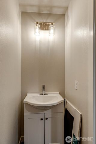 206 Creekside Drive, Port Angeles, WA 98362