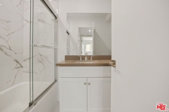 1470 Rexford Drive 103, Los Angeles, CA 90035