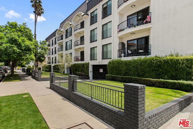 1470 Rexford Drive 103, Los Angeles, CA 90035