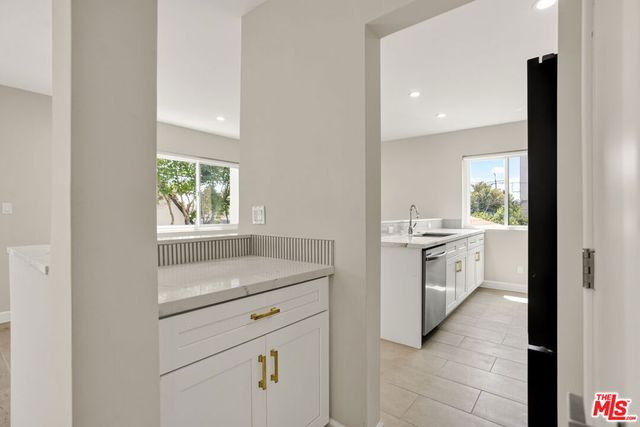 1470 Rexford Drive 103, Los Angeles, CA 90035