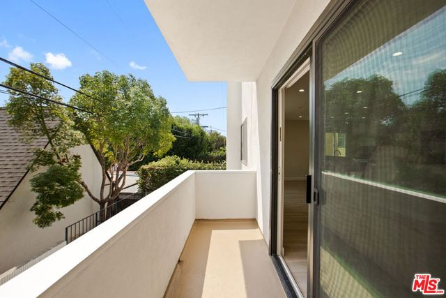 1470 Rexford Drive 103, Los Angeles, CA 90035
