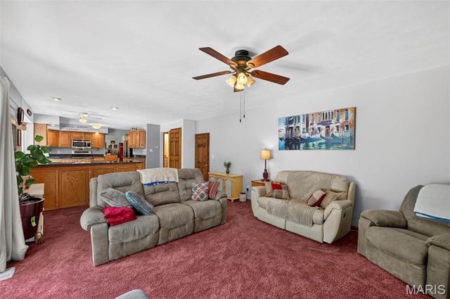 334 Clayton Oaks Drive, Ellisville, MO 63011