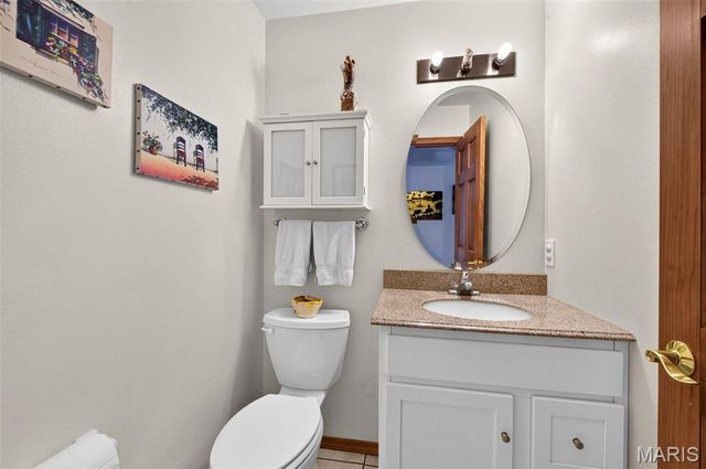 334 Clayton Oaks Drive, Ellisville, MO 63011