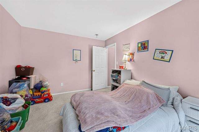 334 Clayton Oaks Drive, Ellisville, MO 63011