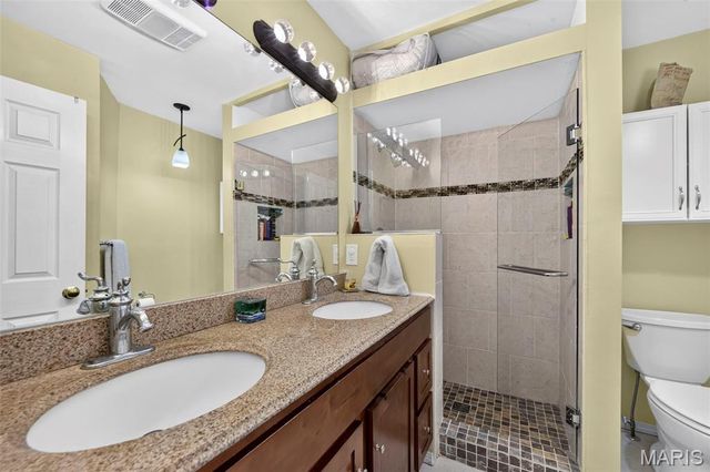 334 Clayton Oaks Drive, Ellisville, MO 63011