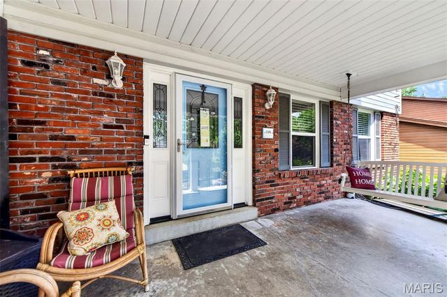 334 Clayton Oaks Drive, Ellisville, MO 63011
