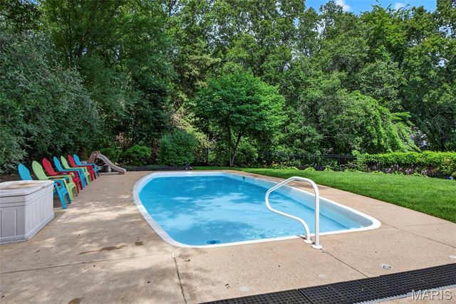 334 Clayton Oaks Drive, Ellisville, MO 63011