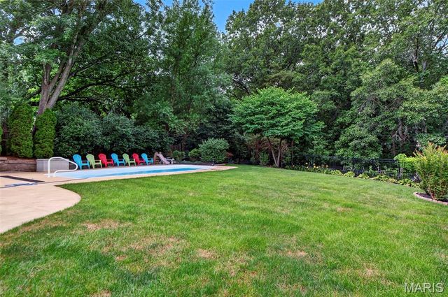334 Clayton Oaks Drive, Ellisville, MO 63011
