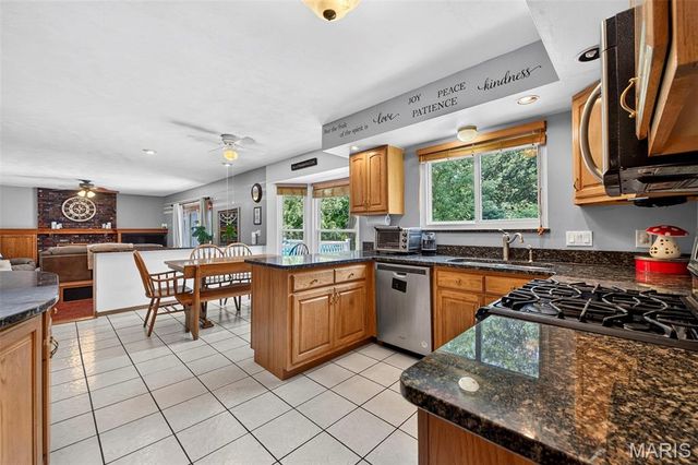 334 Clayton Oaks Drive, Ellisville, MO 63011
