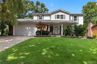 334 Clayton Oaks Drive, Ellisville, MO 63011
