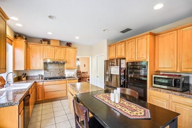 8432 Arrowroot Cir, Antelope, CA 95843