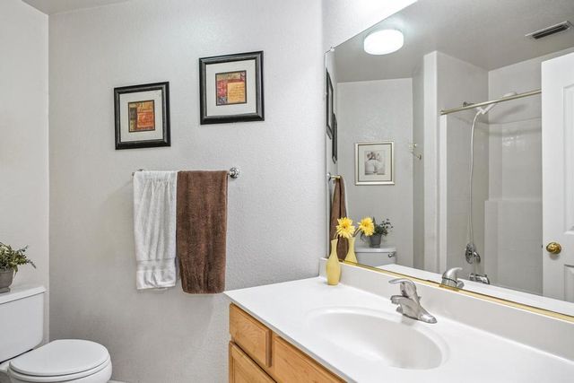 8432 Arrowroot Cir, Antelope, CA 95843