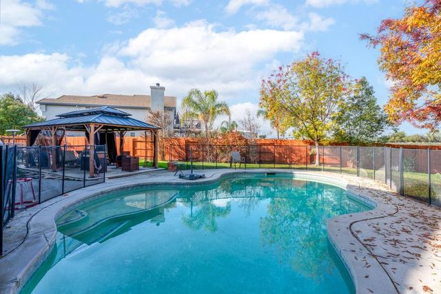 8432 Arrowroot Cir, Antelope, CA 95843