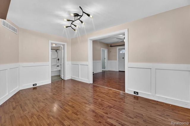 103 Washington Street, Holly, MI 48442