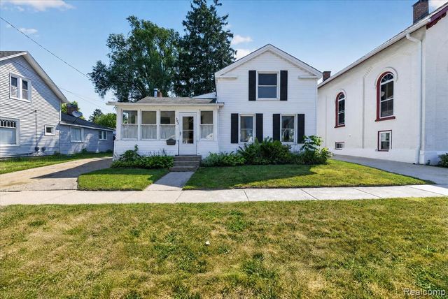 103 Washington Street, Holly, MI 48442