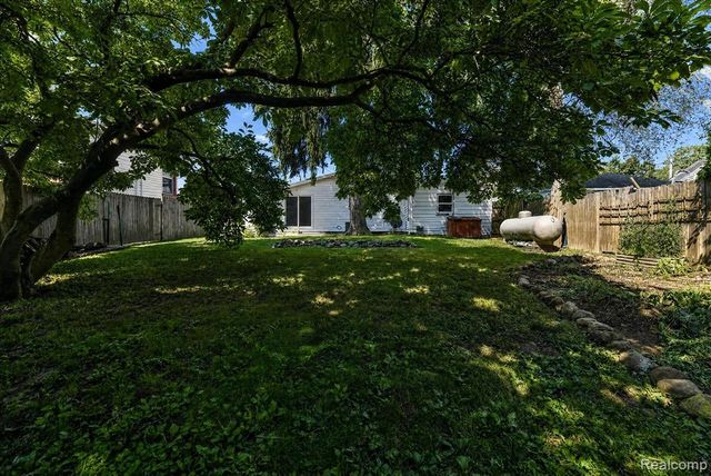 103 Washington Street, Holly, MI 48442