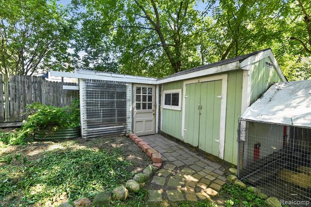103 Washington Street, Holly, MI 48442