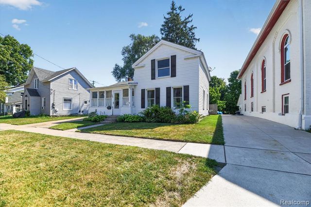103 Washington Street, Holly, MI 48442