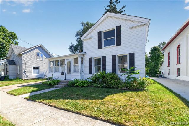 103 Washington Street, Holly, MI 48442
