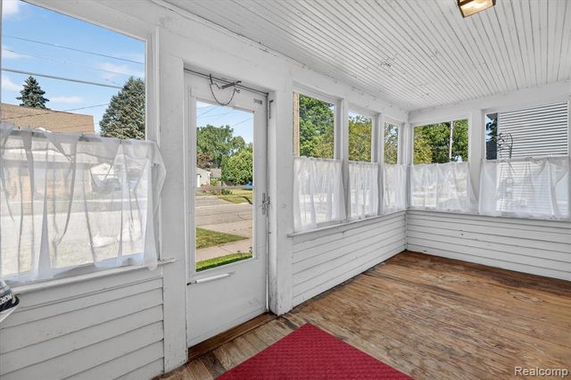 103 Washington Street, Holly, MI 48442