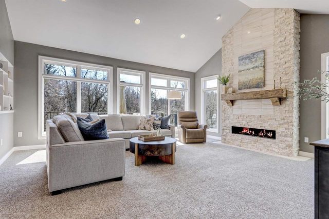 2592 REMINGTON COURT, Green Bay, WI 54302