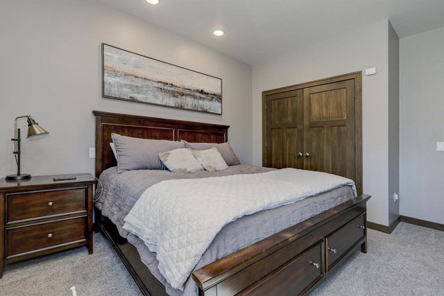 2592 REMINGTON COURT, Green Bay, WI 54302