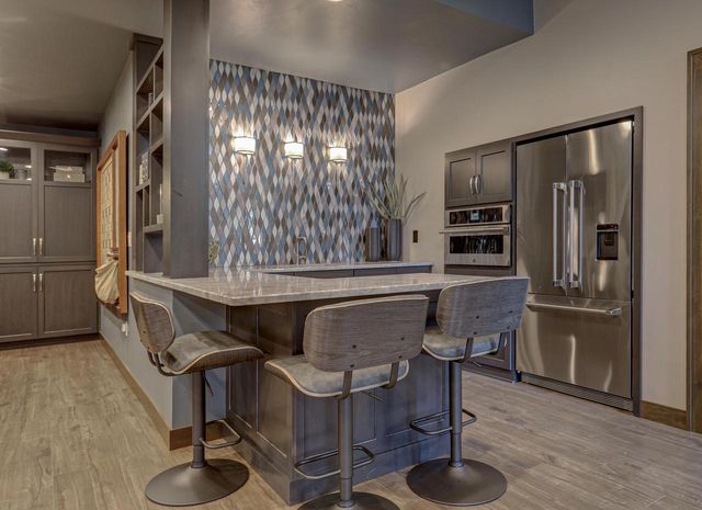 2592 REMINGTON COURT, Green Bay, WI 54302