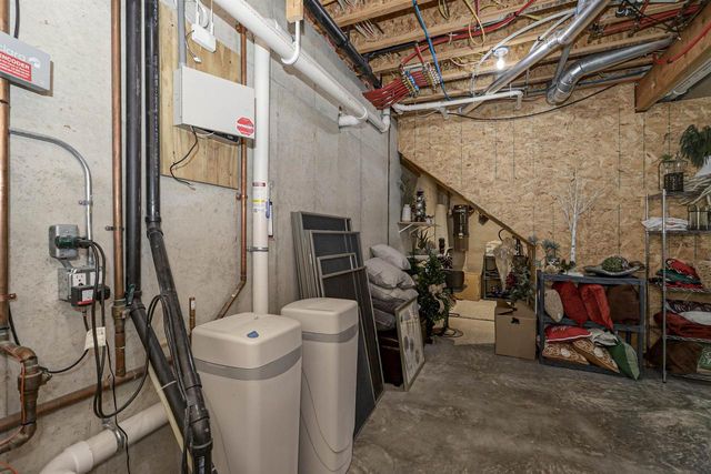 2592 REMINGTON COURT, Green Bay, WI 54302