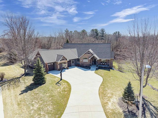 2592 REMINGTON COURT, Green Bay, WI 54302