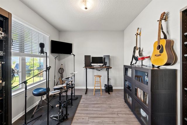 19261 MOSSY PINE DRIVE, Tampa, FL 33647