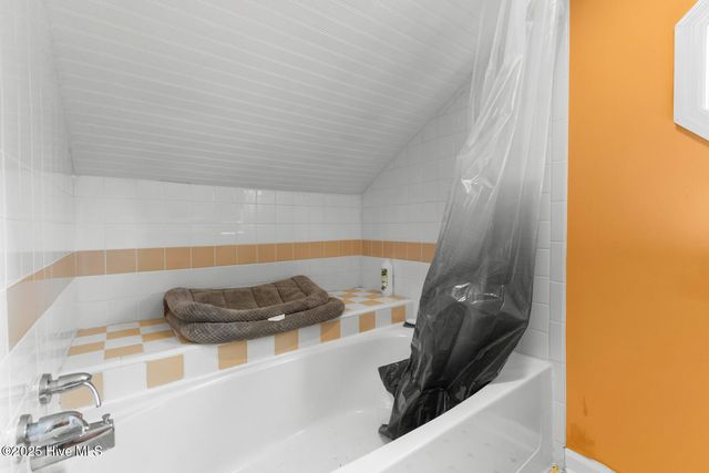 32 E Bayshore Boulevard, Jacksonville, NC 28540