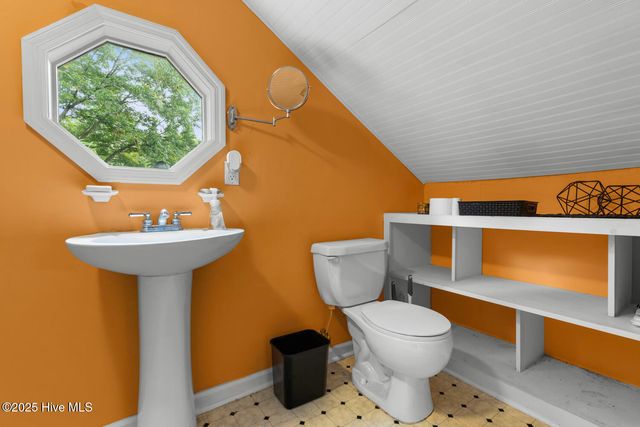 32 E Bayshore Boulevard, Jacksonville, NC 28540