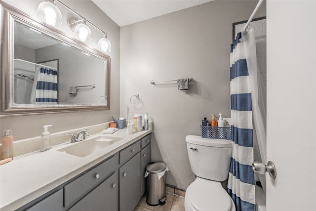 313 Hawthorne Lane, Grand Prairie, TX 75052