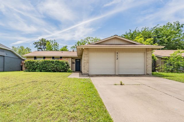 313 Hawthorne Lane, Grand Prairie, TX 75052
