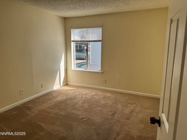 4600 Neil Road APT 33, Reno, NV 89502