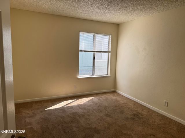 4600 Neil Road APT 33, Reno, NV 89502