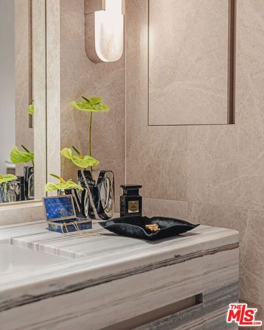 9200 Wilshire Blvd 206E, Beverly Hills, CA 90212