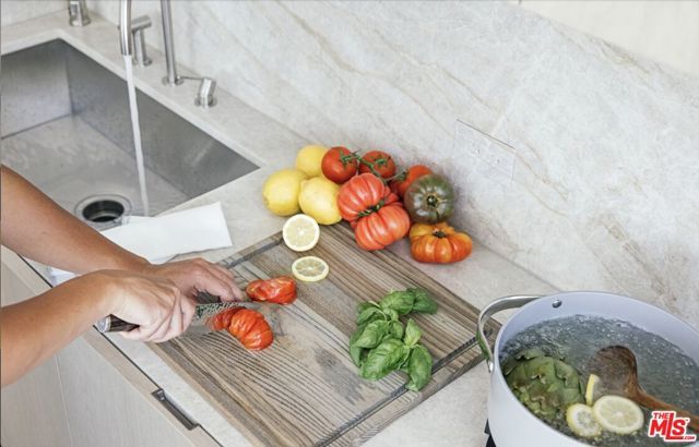 9200 Wilshire Blvd 206E, Beverly Hills, CA 90212