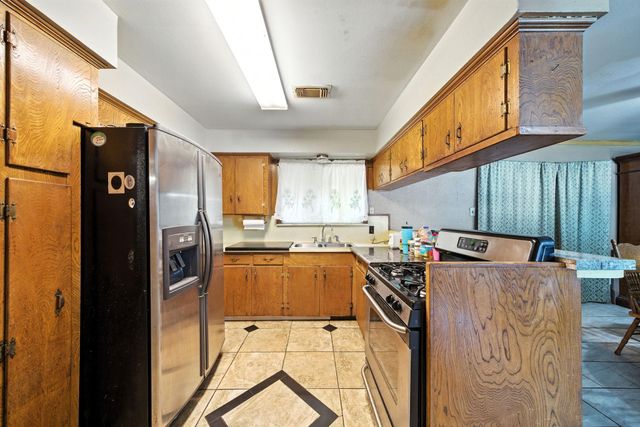 4924 Park Dr Drive, Houston, TX 77023