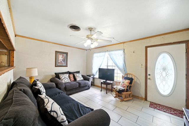 4924 Park Dr Drive, Houston, TX 77023