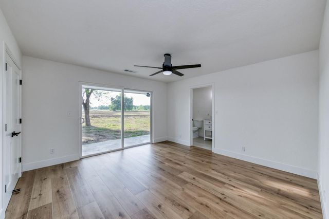 545 N Rio Vista Avenue, Sanger, CA 93657